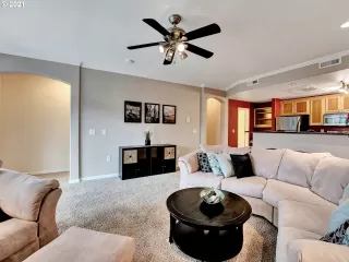 Photo #5: 21300733 Listing