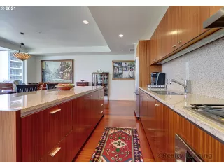 Photo #2: 21300762 Listing