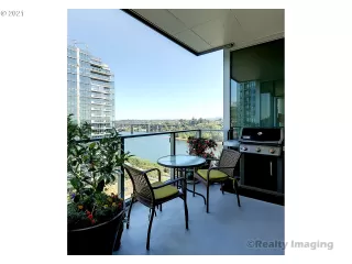 Photo #4: 21300762 Listing