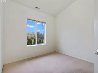 Photo #5: 21300813 Listing