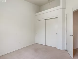 Photo #6: 21300813 Listing