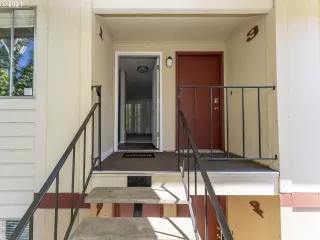 Photo #2: 21300928 Listing 