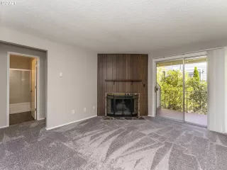 Photo #3: 21300928 Listing 