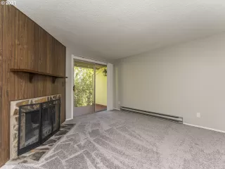 Photo #5: 21300928 Listing 