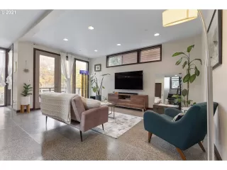 Photo #2: 21301036 Listing 