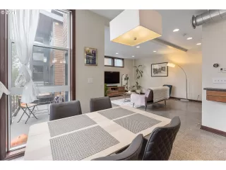 Photo #5: 21301036 Listing 