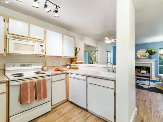 Photo #3: 21301241 Listing