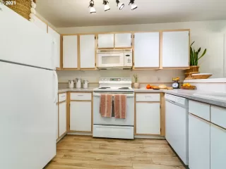 Photo #4: 21301241 Listing