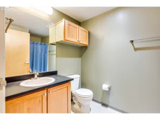 Photo #6: 21302336 Listing