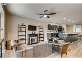 Photo #1: 21302688 Listing