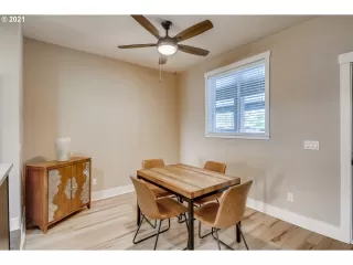 Photo #4: 21302688 Listing