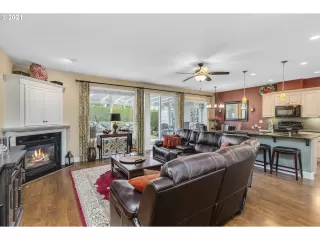 Photo #3: 21303940 Listing