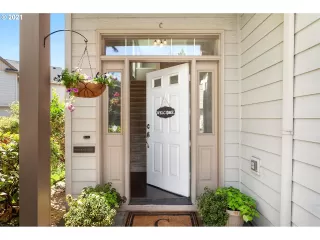 Photo #4: 21305170 Listing