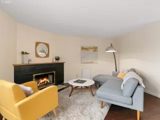 Photo #5: 21305444 Listing 