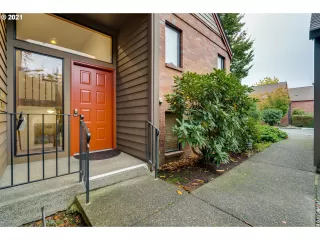 Photo #2: 21305657 Listing