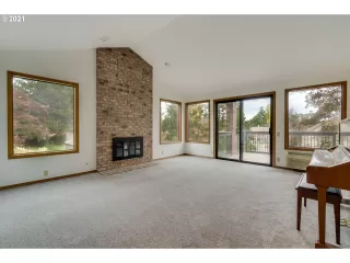 Photo #4: 21305657 Listing