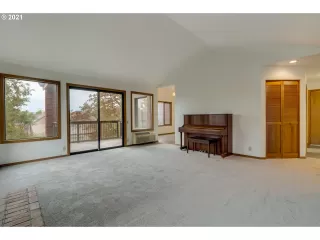 Photo #5: 21305657 Listing