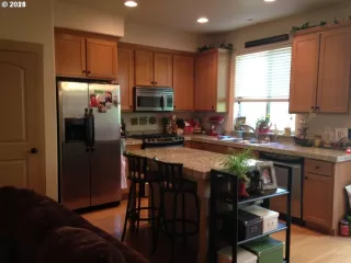 Photo #5: 21305773 Listing