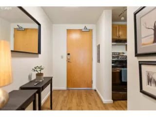 Photo #1: 21305785 Listing