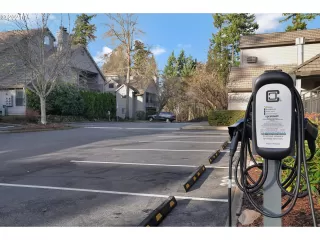 Photo #4: 21305861 Listing