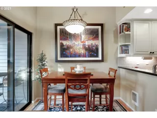 Photo #6: 21305861 Listing