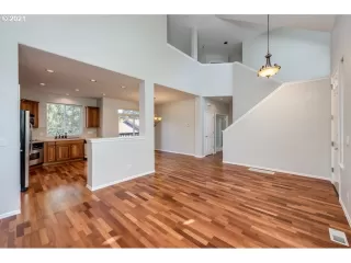 Photo #3: 21306125 Listing