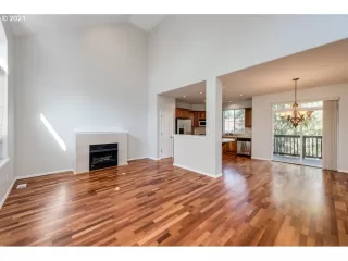 Photo #4: 21306125 Listing