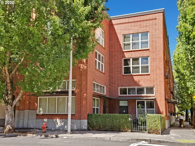 MLS: 21307121 Condo For Sale