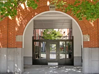 Photo #1: 21307121 Listing