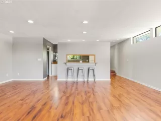 Photo #3: 21307167 Listing