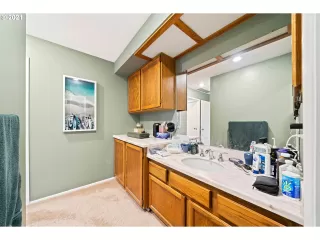 Photo #4: 21307908 Listing