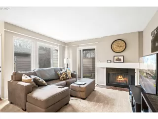 Photo #6: 21307908 Listing