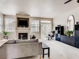 Photo #3: 21308113 Listing