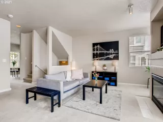 Photo #4: 21308113 Listing