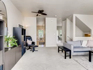 Photo #5: 21308113 Listing