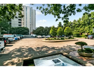 Photo #5: 21308549 Listing