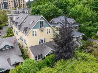 More Details about MLS # 21309313 : 2372 NW GLISAN ST 4