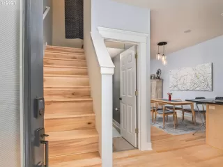 Photo #6: 21309313 Listing