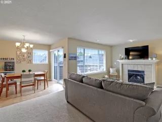 Photo #5: 21309639 Listing