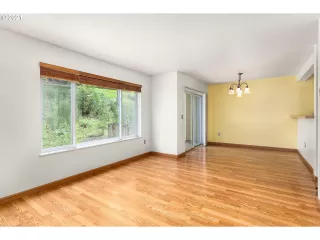 Photo #3: 21309968 Listing