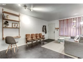 Photo #1: 21310376 Listing