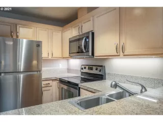 Photo #3: 21310466 Listing 