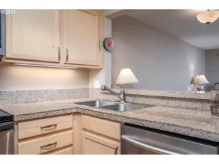 Photo #4: 21310466 Listing 