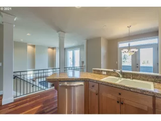 Photo #3: 21310778 Listing