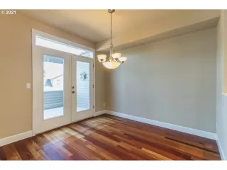 Photo #4: 21310778 Listing