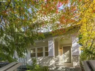 Photo #2: 21312834 Listing