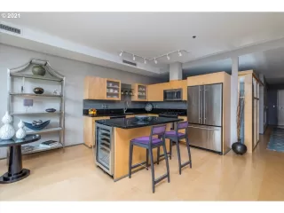 Photo #2: 21312976 Listing 