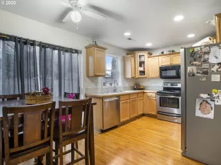 Photo #3: 21313012 Listing
