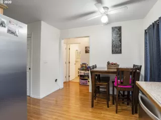 Photo #6: 21313012 Listing