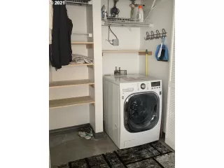 Photo #6: 21313585 Listing